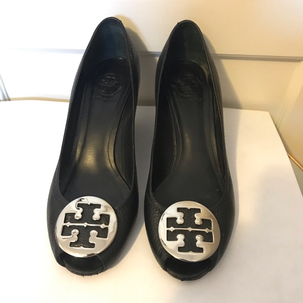 Tori Burch Sally black wedge pumps size 6.5